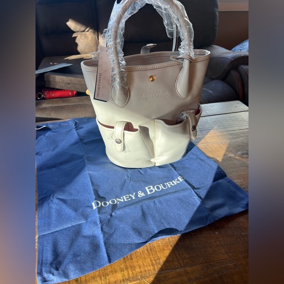 NWT Dooney & Bourke
Florentine Bucket Bag - Picture 15 of 16